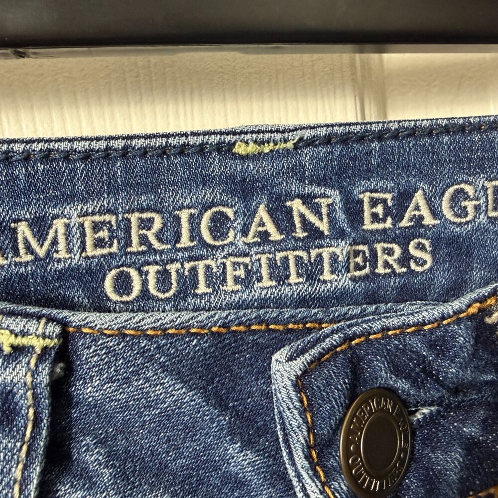 Women's AE Straight Jeans Sz 2 - Picture 3 of 3